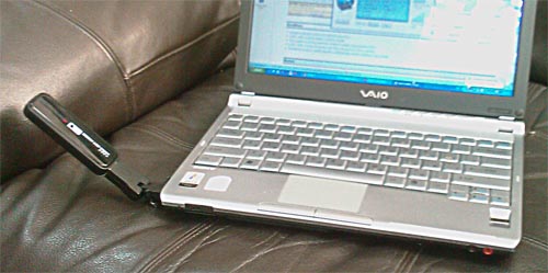 Не пугайтесь размеров WiMAX модема - это просто ноутбук очень маленький. А вот греется модем неожиданно сильно