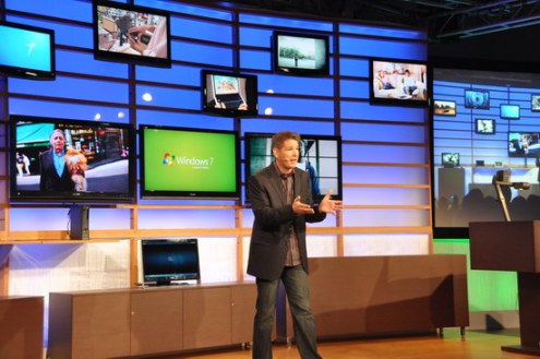 Brad Brooks Microsoft Windows 7 Брэд Брукс на презентации Windows 7 в Нью-Йорке