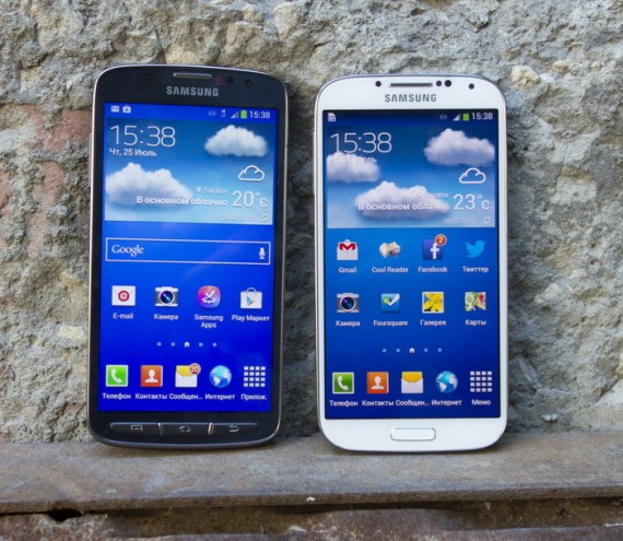 Galaxy S4 Active – слева