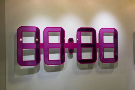 E-Ink самые большие в мире часы на электронных чернилах