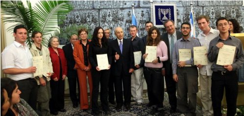 Все финалисты израильской части ISEF на приеме у Президента Израиля. Справа от него тот самый Павел Фадеев. ISEF Israel Израиль