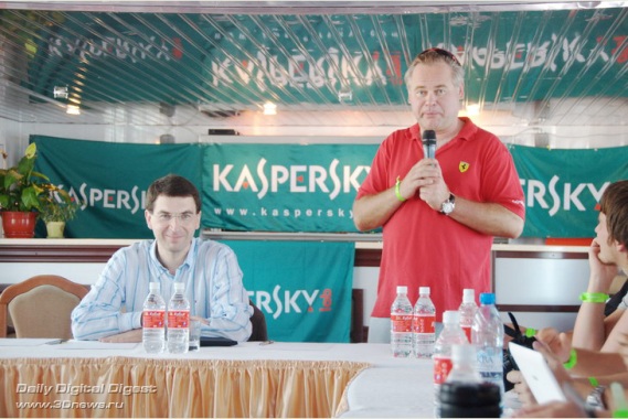 Евгений Касперский и министр Щеголев перед началом круглого стола с блогерами