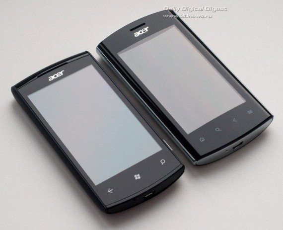 Acer Allegro (слева) напоминает Acer Liquid mt и другие смартфоны компании. Что же, не одной HTC понравилась идея стремиться к единообразию