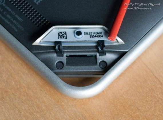 Наличие слота для microSD делает Nook Tablet чуть более настоящим планшетным компьютером, чем Kindle Fire