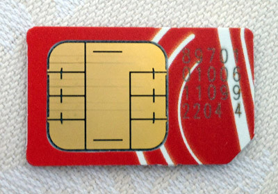 SIM-карта с NFC внешне ничем не отличается от аналогов без таковой. В скором времени появятся и microSIM