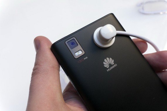 смартфон Huawei Ascend P2