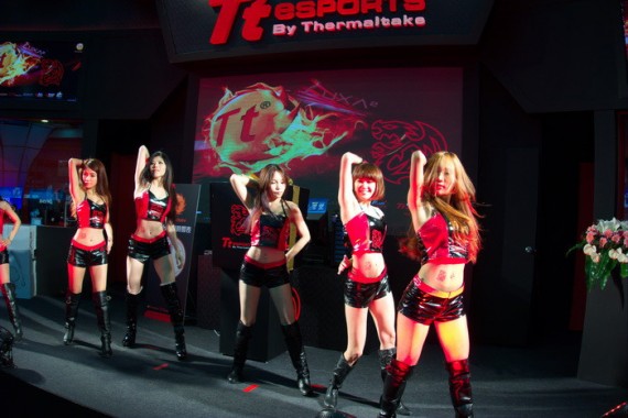 Thermaltake девушки Тайвань Computex 2013
