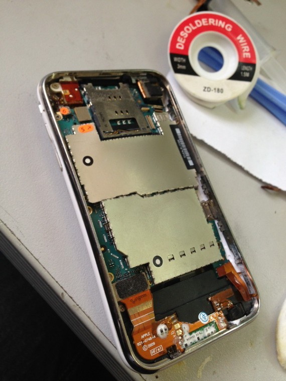 востановленный refubrished iPhone вздулась батарея ремонт