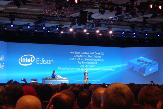 CES-2014: трехмерная камера RealSense, нательный компьютер Edison, умные часы и другие новинки Intel