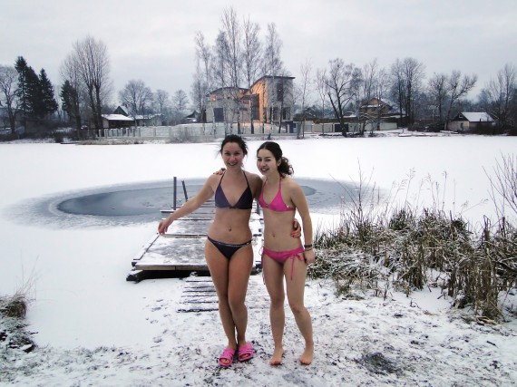 Winter_Russia_bikini