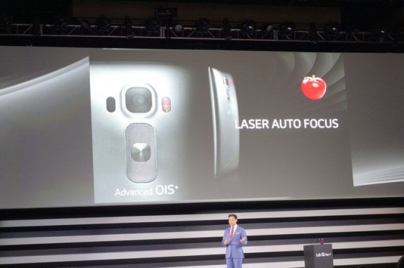 Гнутый смартфон с лазерным прицелом. LG G Flex 2.