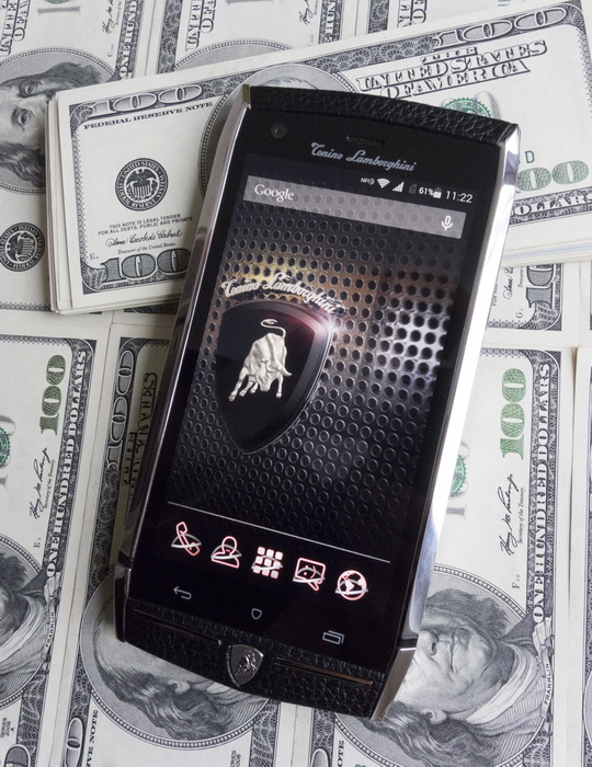 Обзор смартфона Tonino Lamborghini 88 Tauri: 6 000 долларов за приобщение к легенде