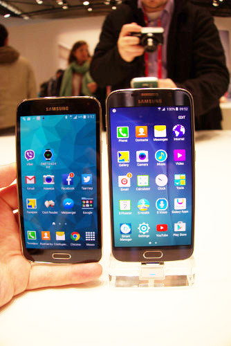 Слева — Samsung Galaxy S5