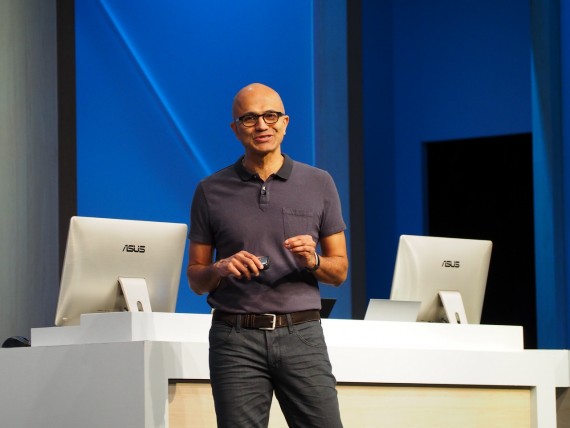 Не буду кривить душой, фотографировать предыдущего руководителя Microsoft было гораздо увлекательнее. Но и Сатья Наделла очень харизматичен. Вот как его удалось запечатлеть на Olympus E-M1