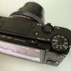 Видео про камеру Sony RX100 VI