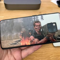 Чехол с Шварценеггером для Huawei Mate 20 Pro действительно существует