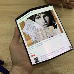 Прогулки по MWC 2019, день второй. Живой Huawei Mate X, смартфон-кирпич Energizer и другие
