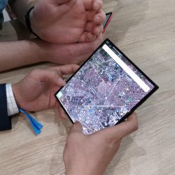 Видео о том, как работает Huawei Mate X