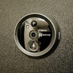 Обзор умного дверного глазка Ezviz DP1: Дверь выходит в интернет