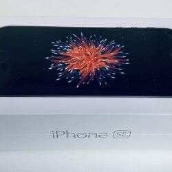 Продаю друга и iPhone SE