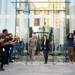 Как встречали iPhone 11 по всему миру