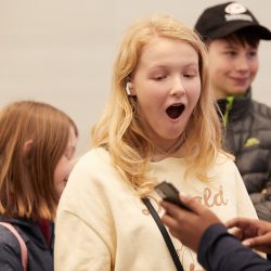 Как состоятельные люди по всему миру пришли покупать AirPods Pro