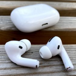 Обзор беспроводной гарнитуры Apple AirPods Pro: Шумодав, влагозащита и шесть насадок