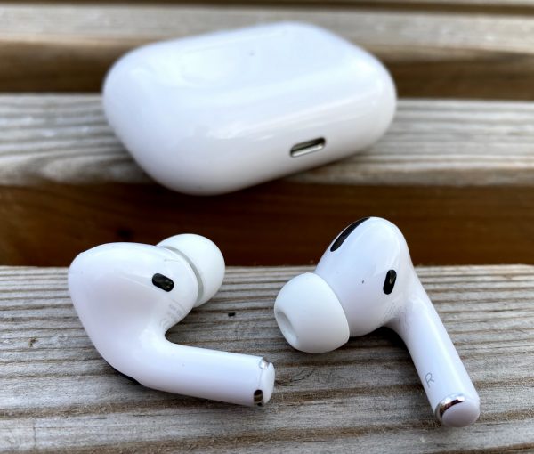 Почему прерывается музыка в airpods