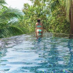 Мегафон включил бесплатный роуминг за границей при бронировании гостиницы через Booking.com