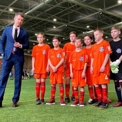 Дети играют в футбол. И будущее начинается