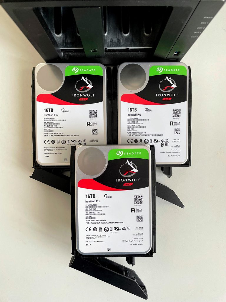 synology