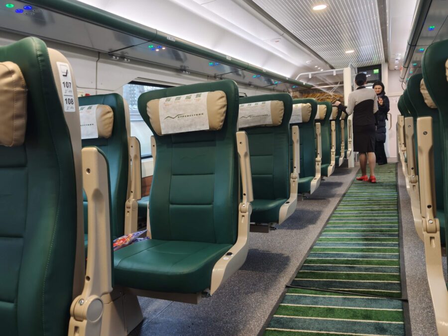 поезд Буревестник